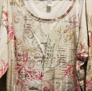🌺3/4 sleeved Paris t shirt. Has bling on front